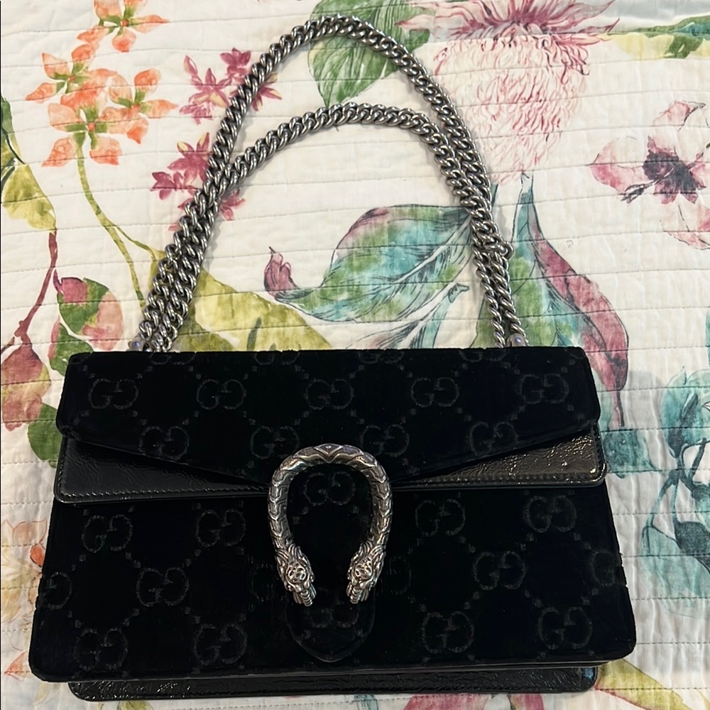 Gucci Black Velvet Dionysus…. i think this is medium